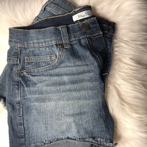stone wash frayed jean shorts